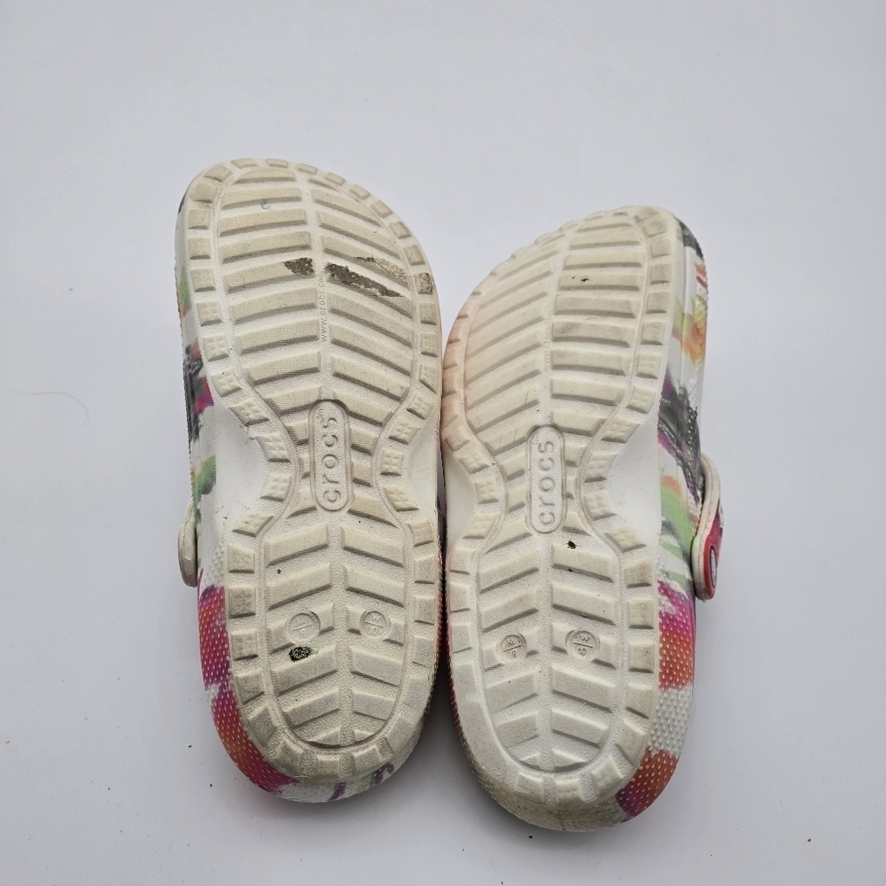 Crocs Sandal Women 10 White Tie Dye Rainbow Splatter Faux Fur Lined Winter - Picture 6 of 8